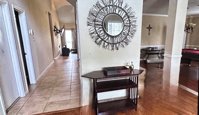 Spacious 4-bedroom house with WiFi and AC in delightful Humble