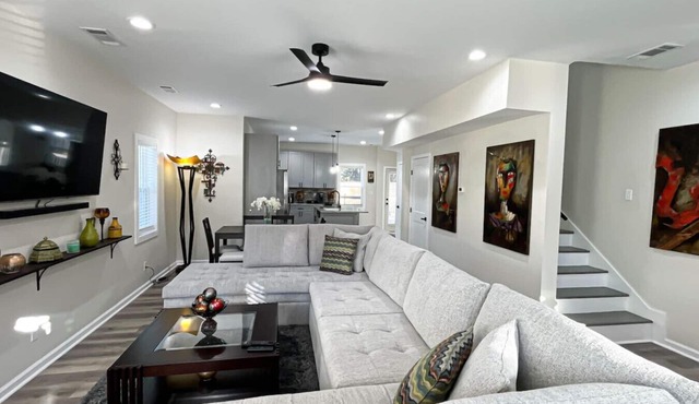 Spacious 5BR Home | Sleeps 12 | Pet Friendly