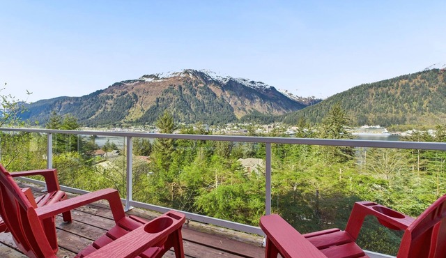 Spacious 6BR | Cruise Views, Soaking Tub and More