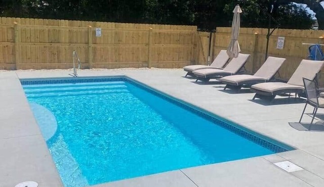Spacious Beach retreat with stunning pool/pets ok