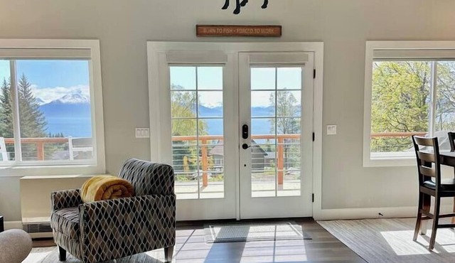 Spacious Beautiful home w/Mountain Bay Views