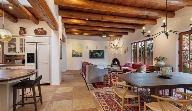 Spacious, Historic Downtown Jewel, Walk Everywhere
