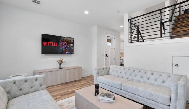 Spacious, Modern Austin Home Mins to Downtown, Franklin BBQ & Live Music!