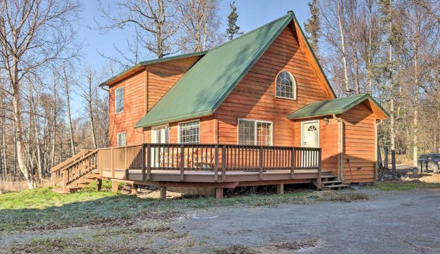 Spacious & Private Home w/Lazy Mountain View
