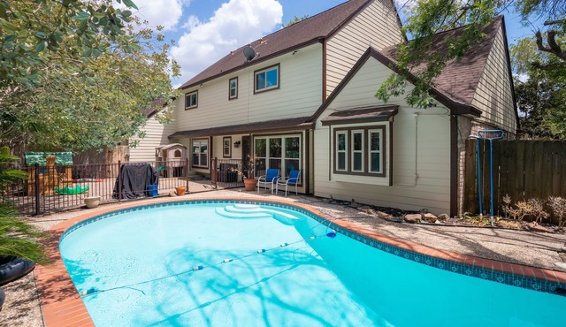 Spacious & Quiet 5 beds, 3.5 bathroom home away from home in Katy, Texas