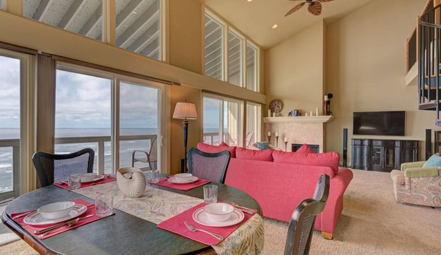 Spacious Two-Level Ocean-View Villa with Loft in Otter Rock