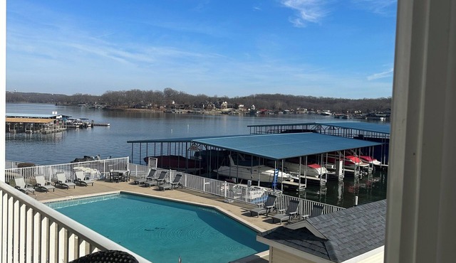 Spacious waterfront 3-bedroom condo in pleasant Sunrise Beach with pool access