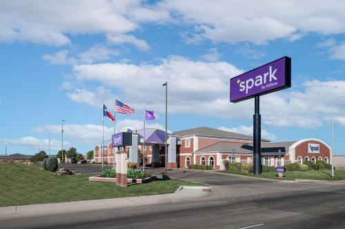 Spark by Hilton Dumas in Dumas