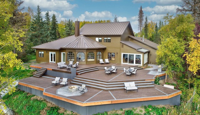 Spectacular Home on the Kenai River