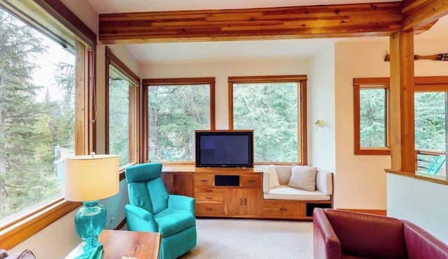 St Moritz Compound | Hillside Estate | Sleeps 10