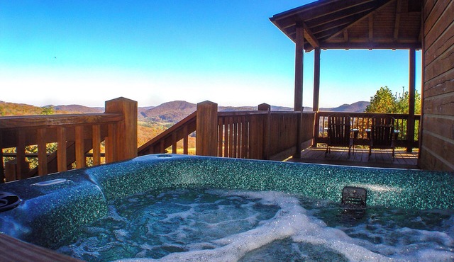 Stay Cool In The NC Mtns - 2BR/2BA Hot Tub, WiFi, Pets, Near West Jefferson