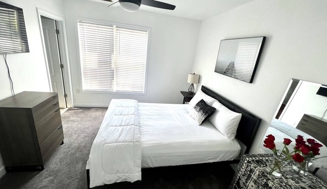 Steele Creek Modern Lux 1 bed 1.5 bath townhome
