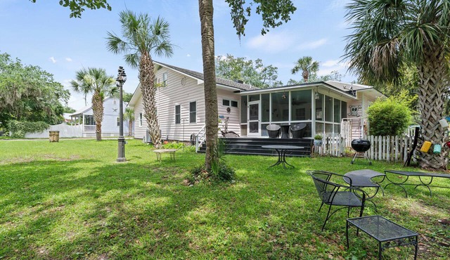 Steps from Tybee’s Beaches & Park│Charming Historic Home w/Modern Comforts