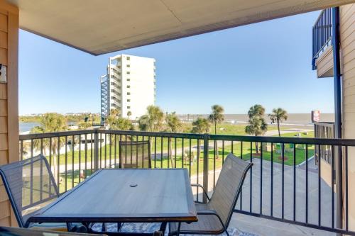 Steps to Galveston Beach: Resort-Style Condo!
