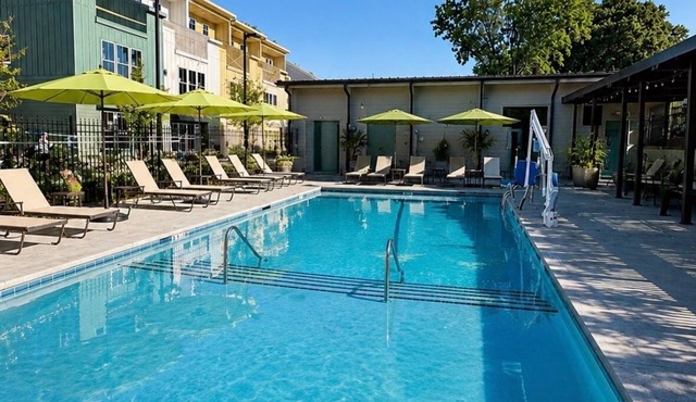 Steps to the Beltline & Zoo! Elegant 3x3 designer retreat with resort pool