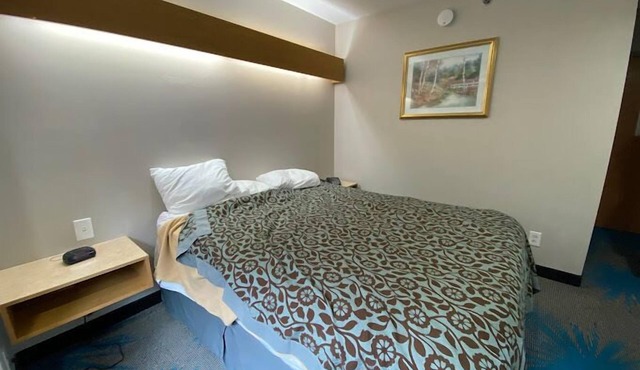 Sturbridge Hotel