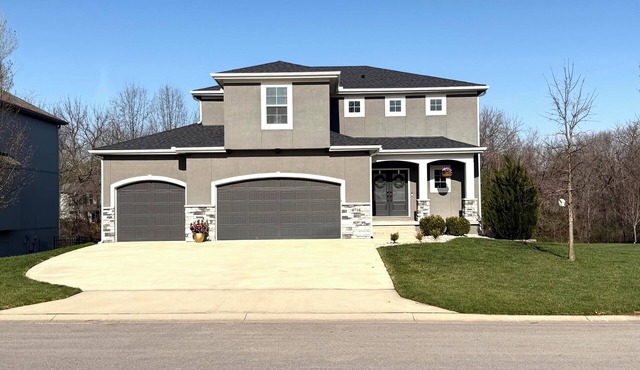 Stylish 4BR Home Sleeps 8 Perfect for World Cup!