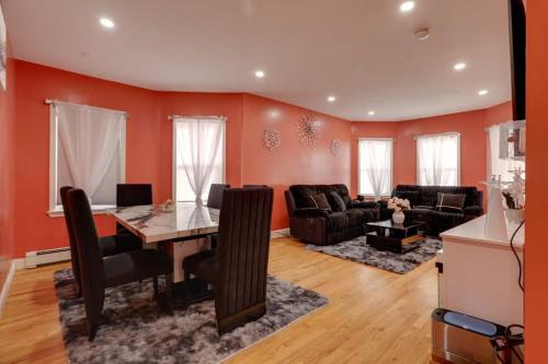 Stylish and Comfortable 3Bed 2Bath