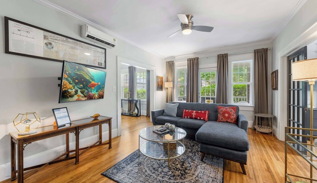 Stylish Dilworth 2BR King Condo | Porch | Walkable