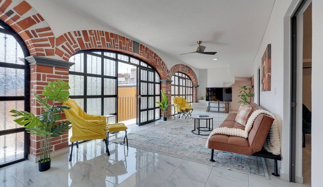 Stylish & Spacious Unit w/Deck in Cuernavaca in Cuernavaca
