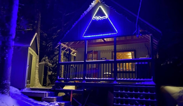 Sugarloaf camp - ski/outdoors rustic retreat