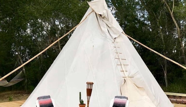 Superb Glamping Tipi on Organic Farm in the Sangre de Cristo Mountains, New Mexico