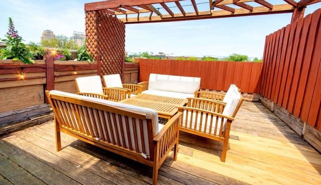 The Brick: Rooftop Deck Home. Walk to Yale! in New Haven