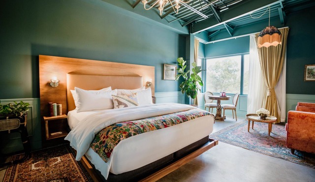 The Frances Modern Inn