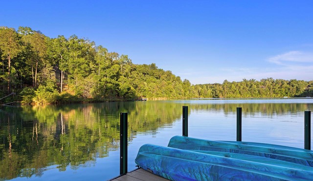 The Z's Great Escape · Lakefront Luxury