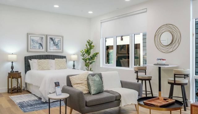 This apartment is a 1 bedroom(s), 1 bathrooms, located in Brighton, MA.