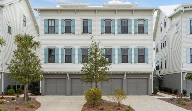 “Tidewater” 2568 Helmsman Rd. Spectacular Space at Kiawah River, 3 Bedrooms, Sleeps 9.