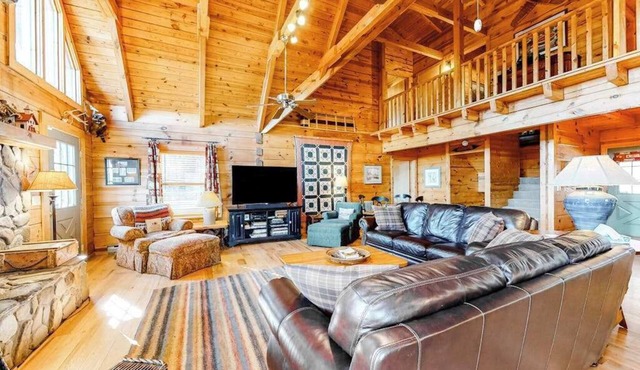 Timbering Lodge in Sylva