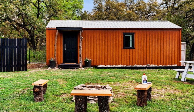 Tiny Cottage - Hill Country