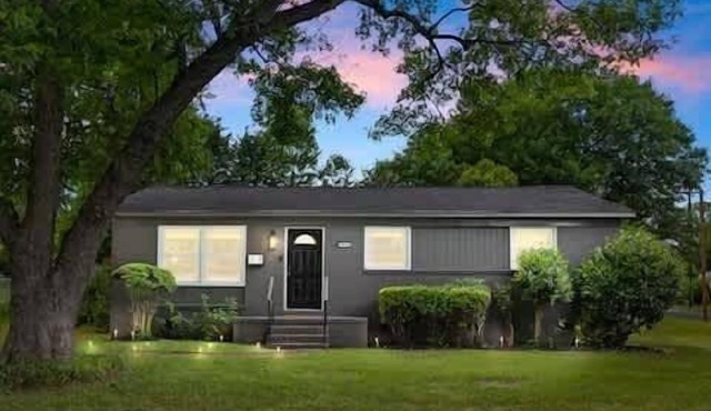 Tropical Bungalow | Hot Tub · Patio · Full Kitchen
