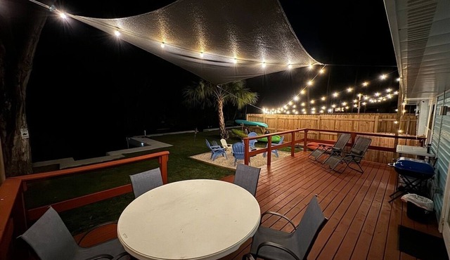 Turtle House-waterfront/boatslip/kayaks for 6/firepit/poles/grill
