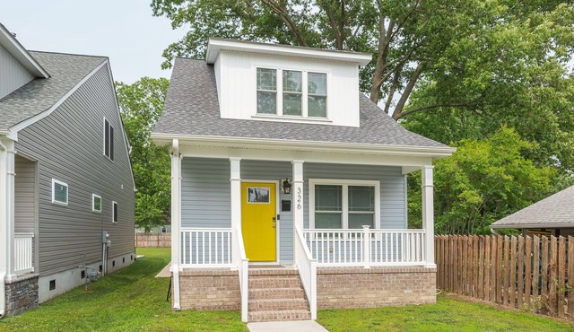 Vacation Homes at Buckroe Beach! Sleeps 10