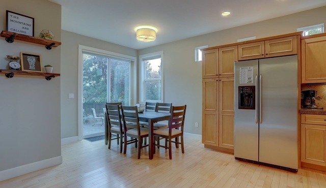 Vantage Point 3 Bedroom Townhouse by RedAwning