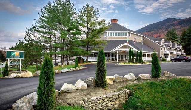 Villa with Games Room + Fitness Center Access