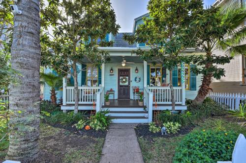 Walk to Poretto Beach: Tropical Oasis in Galveston