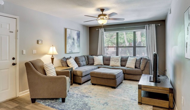Walkable Pet-Friendly Monthly Stay in Quality Hill