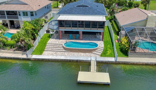 Waterfront Home/Heated Pool/Arcade Games in Hernando Beach