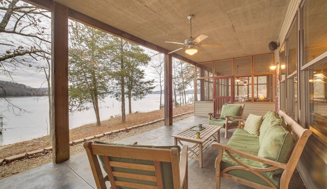 'Water’s Edge': Home on Shore of Beaver Lake!