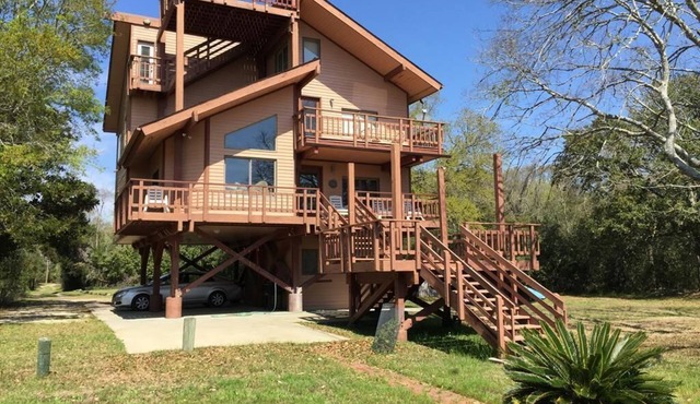 Whitmarsh | Private Dock + 180° Tidal Views | Walk to Botany Bay | Sleeps 16