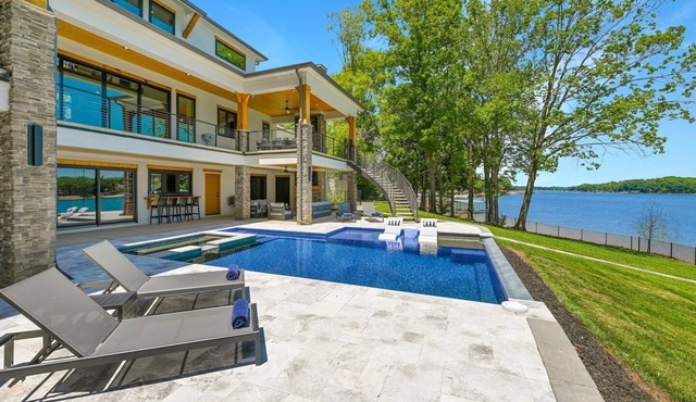 Willow Landing w/Optional Boat Rental, Golf Simulator & Heated Pool