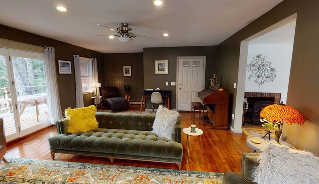 Winter Lore – 4BR Vermont Getaway | Hot Tub, Game Room & Pet Friendly.
