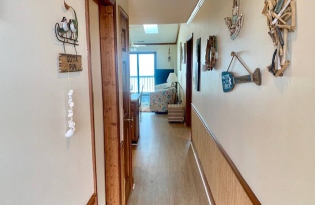 Beautiful Oceanfront Condo On 4th Floor - Steps From The Beach. Linens Incl. !