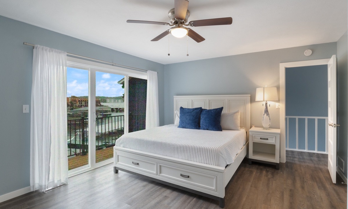 Lake Ozark Condo | Our Cove Retreat - Perfect for Wave-free Swimming, Tanning & Prime Location Fun!