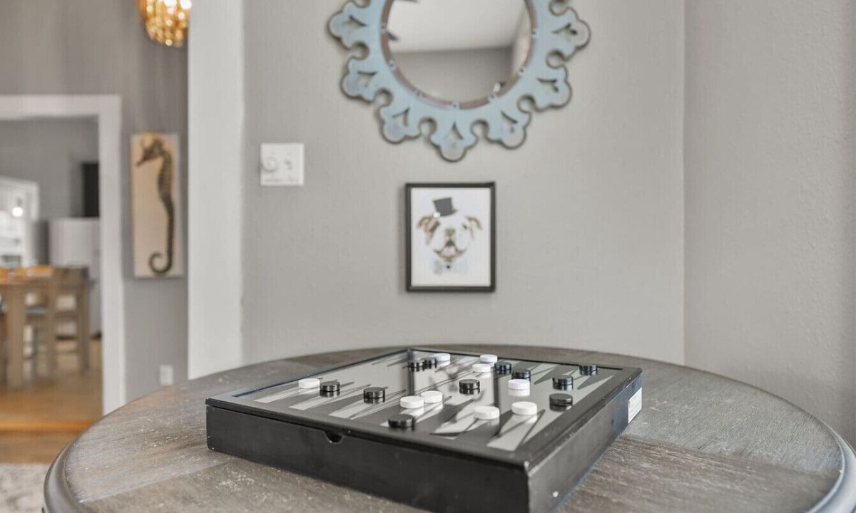 San Jacinto Apartment | Sparkled Seahorse