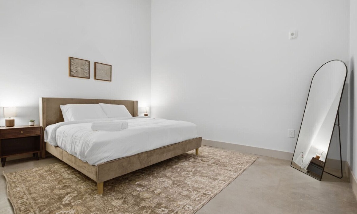 Judson Apartment | Bright and Elegant Abode Near DT GVL