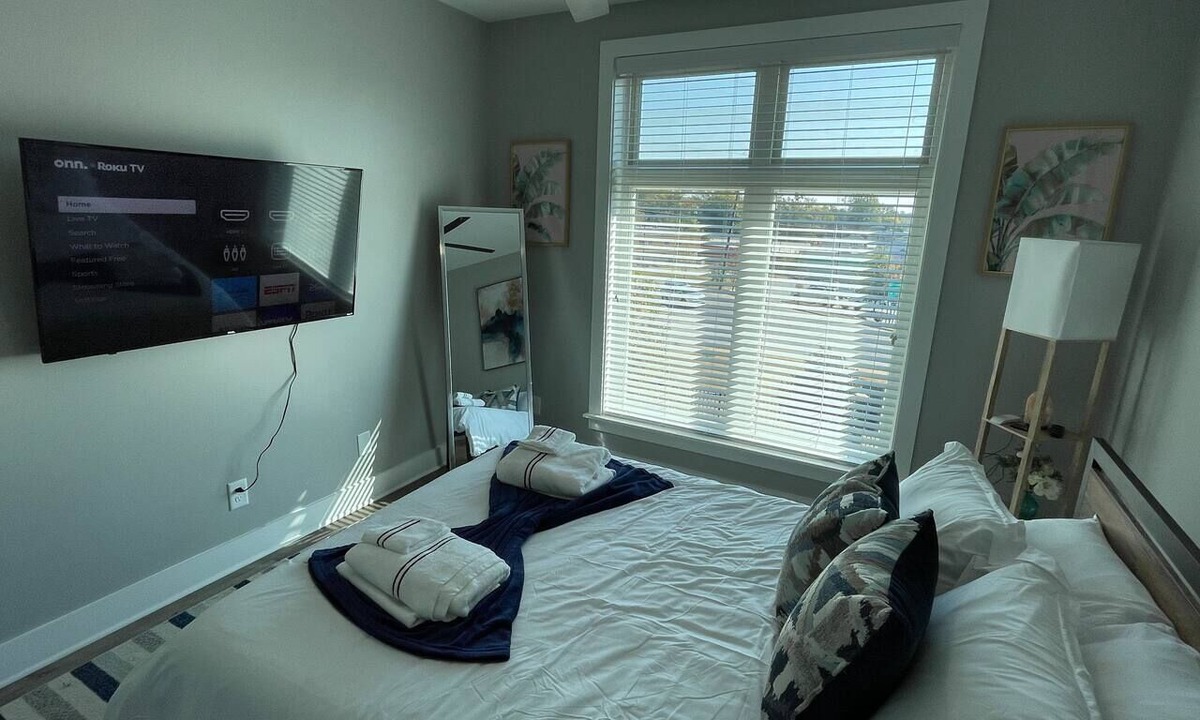 Dunean Apartment | Stylish 2BR Retreat w/Balcony in Secure Complex